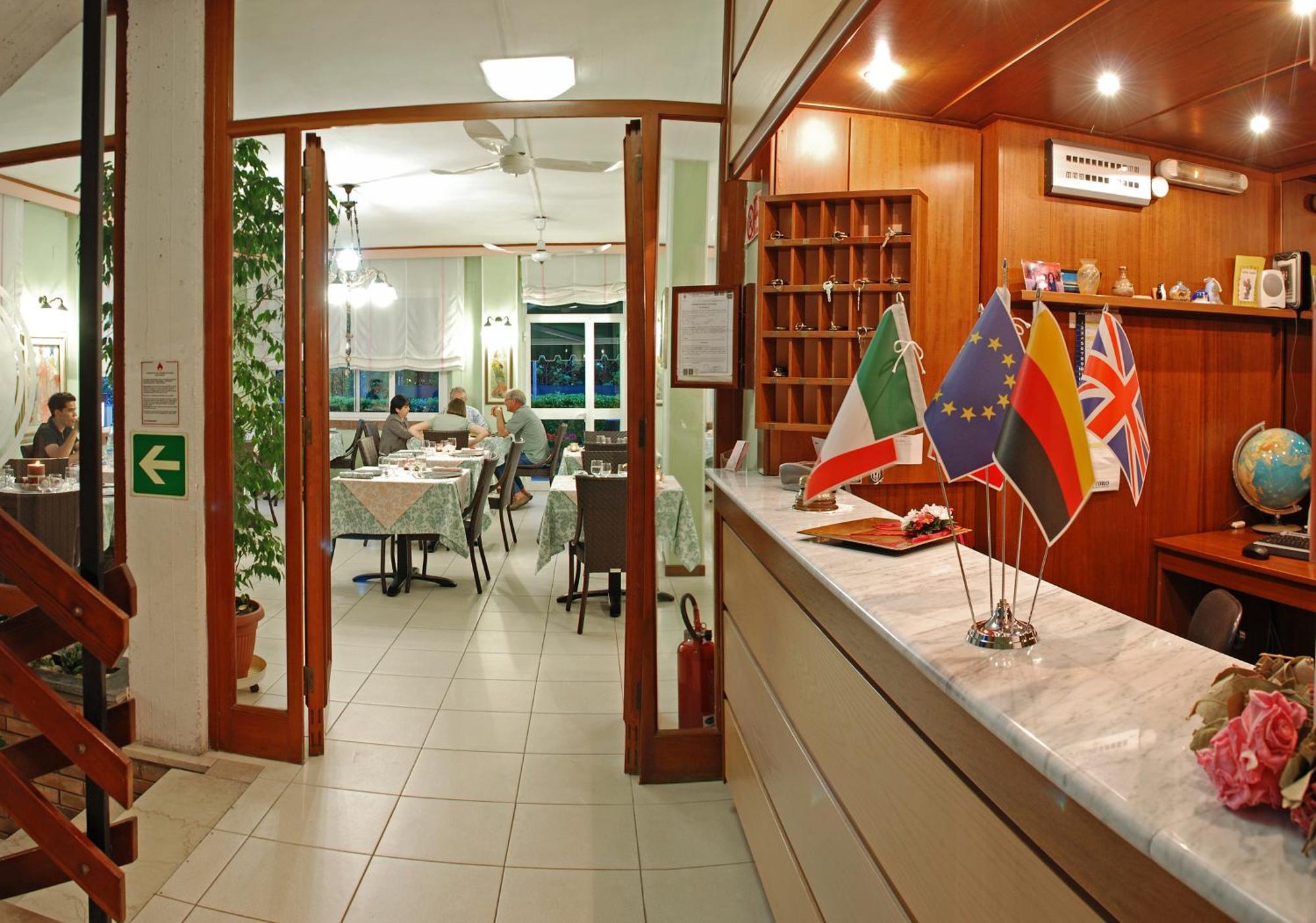 Hotel Michela Marina di Massa Luaran gambar